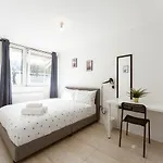Stratford Cosy Rooms - 17